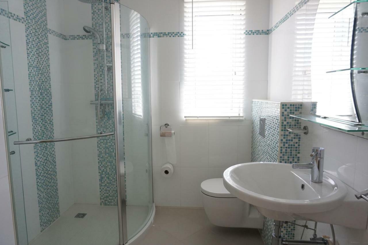 Self Contained Apartment With Private Kitchen Higher Heights, Barbados Крайст Чърч Екстериор снимка