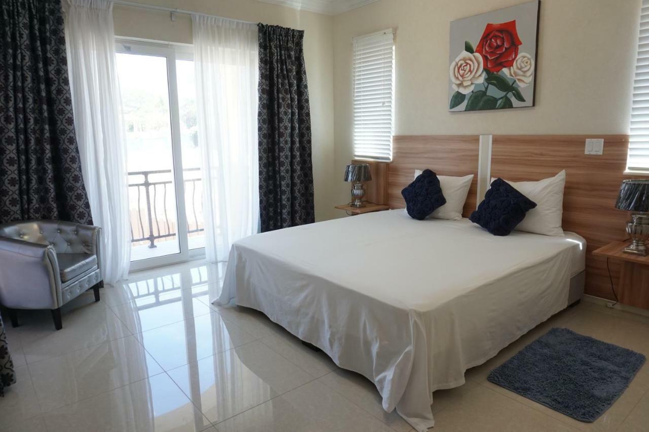 Self Contained Apartment With Private Kitchen Higher Heights, Barbados Крайст Чърч Екстериор снимка