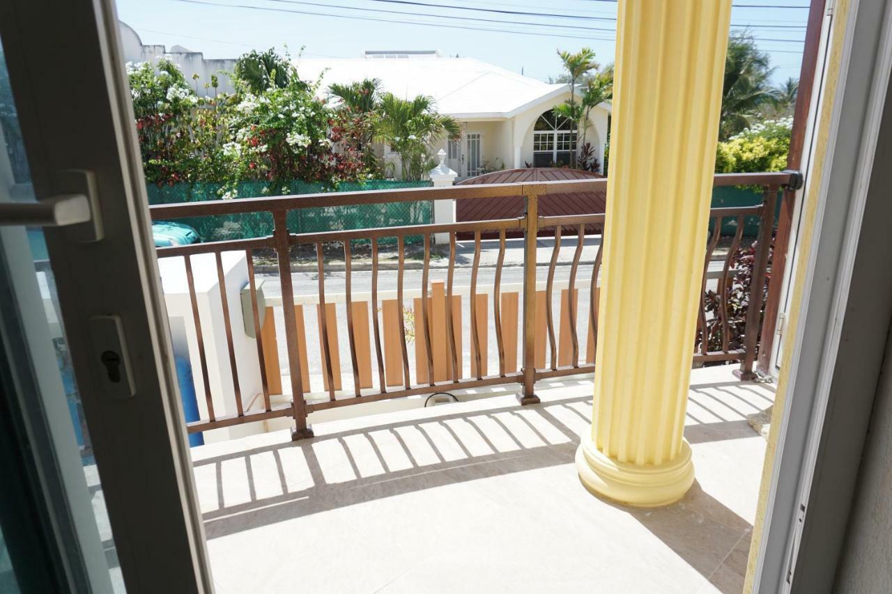Self Contained Apartment With Private Kitchen Higher Heights, Barbados Крайст Чърч Екстериор снимка